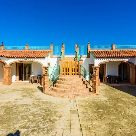 Daire Cubo's Estudio El Patio Andaluz 4